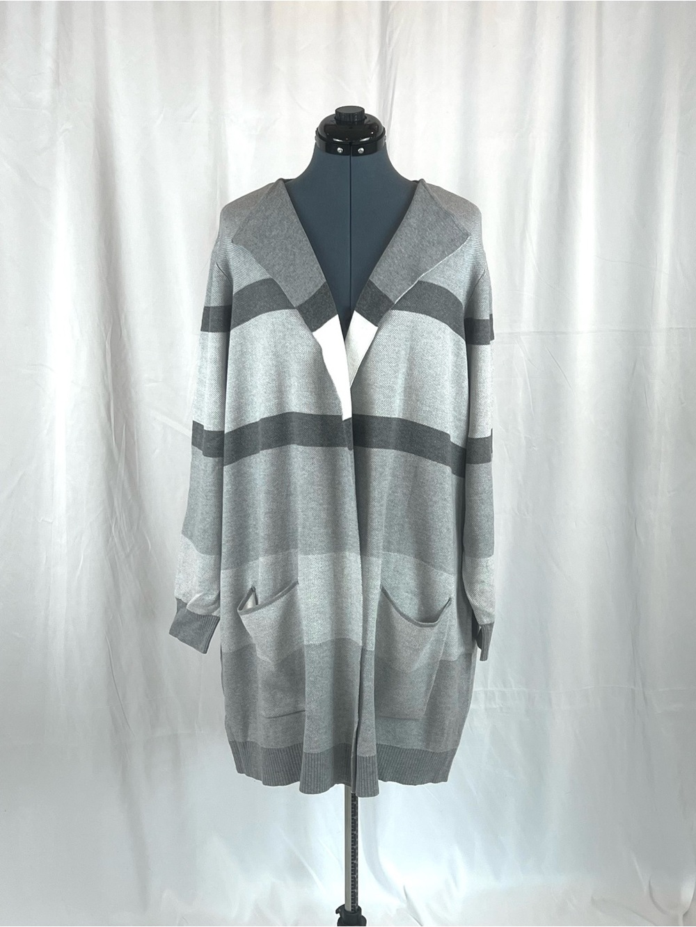 Lane Bryant NWT 26/28 Gray Striped Open Front Long Cardigan Sweater 950
